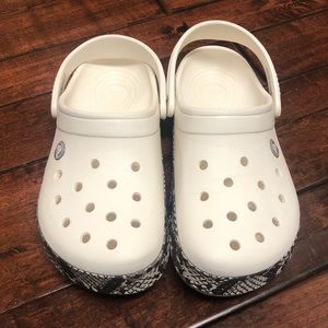 Size 7 Women’s Crocs